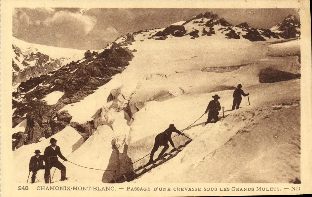 Chamonix-Mont-Blanc — Passage einer Schneewehe unter den Grands Mulets — ND - Vorderseite