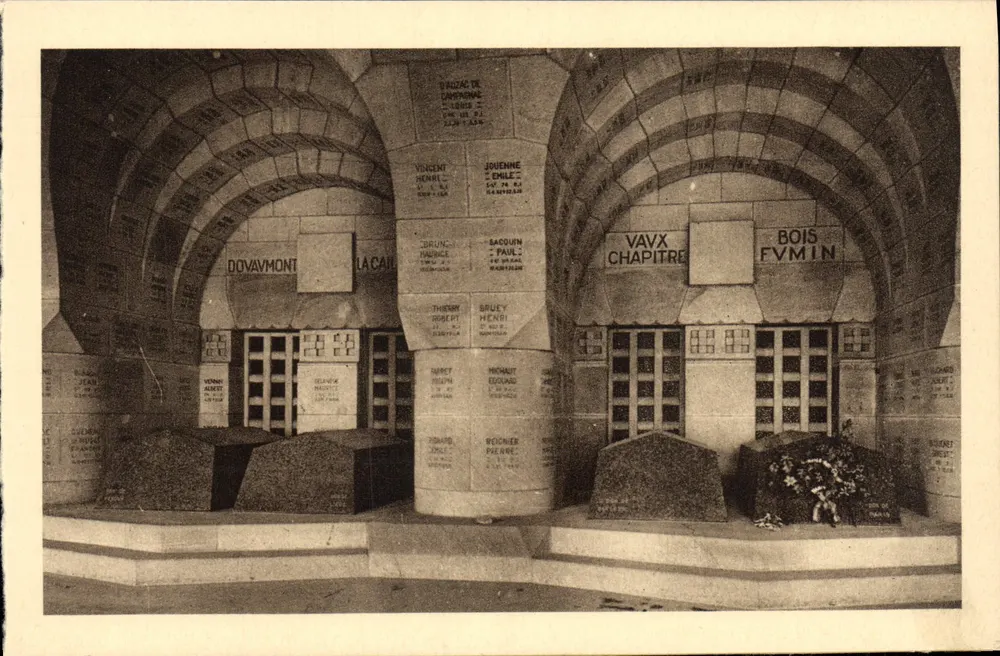 Cloître de l'Ossuaire de Douaumont — Cloître des Tombeaux — Imprimerie d'Alvèoles - Vorderseite