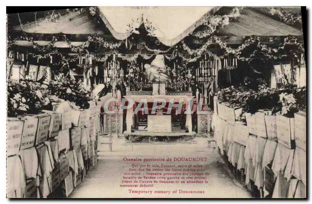 Provisorisches Ossarium von DOUAUMONT — Ruhestätte für Soldaten, die bei der Schlacht von Verdun gefallen sind — Verleger Photo-Verdun - Vorderseite