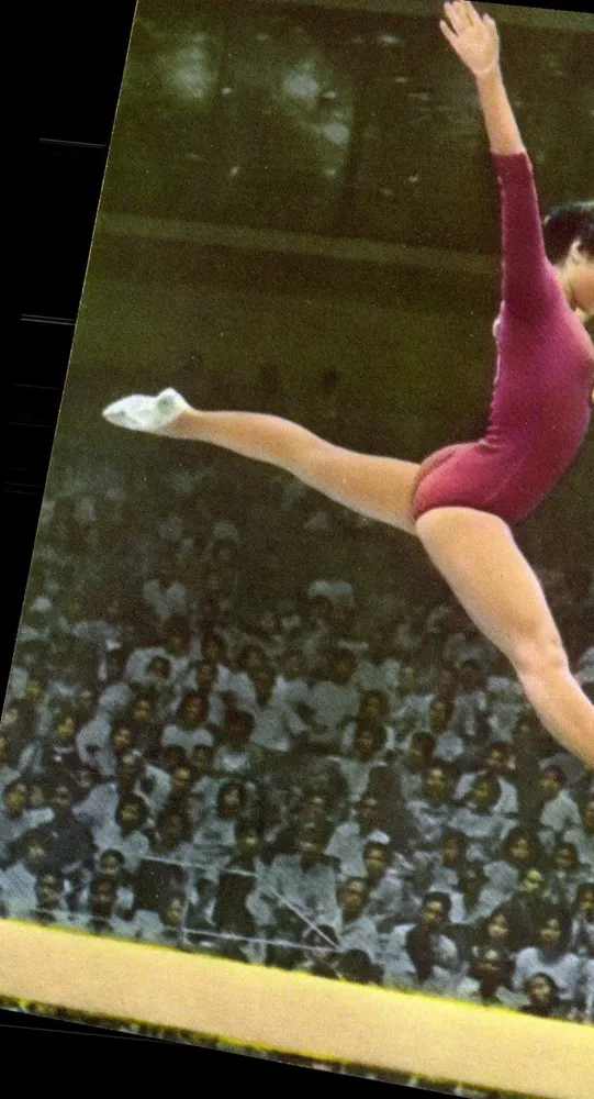 Gymnast im Straddle-Sprung — Editions Sportives du Peuple, Paris, 1959 - Vorderseite