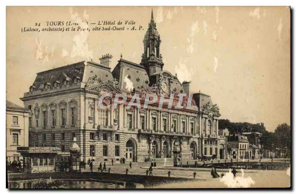 Tours — L'Hôtel de Ville et la Place, côté Sud-Ouest — A. P. (éditeur) - Frente