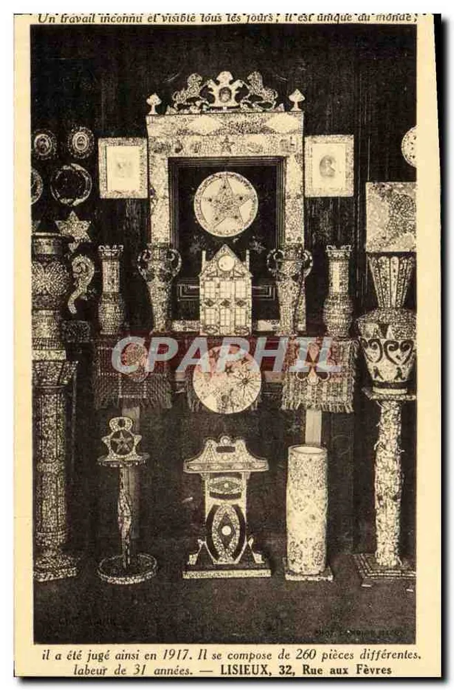Exposición de objetos decorativos — Lisieux, 32 Rue aux Fèvres — editor desconocido - Anverso