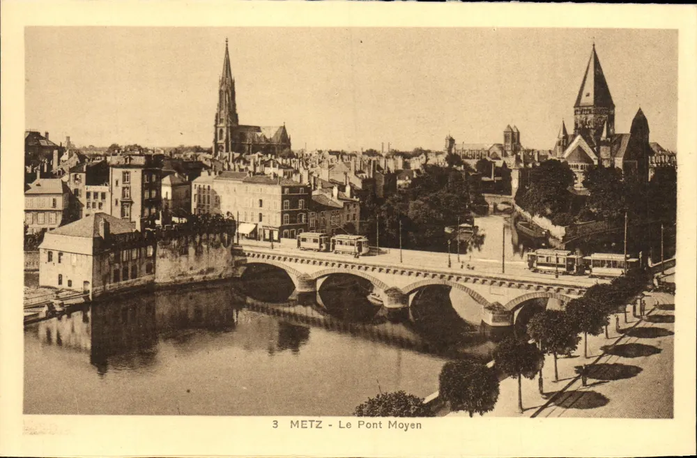 Metz - O Ponte Médio — vista do ponte sobre a Mosela com trams — editor Chr. Pishler, n°3 - Frente