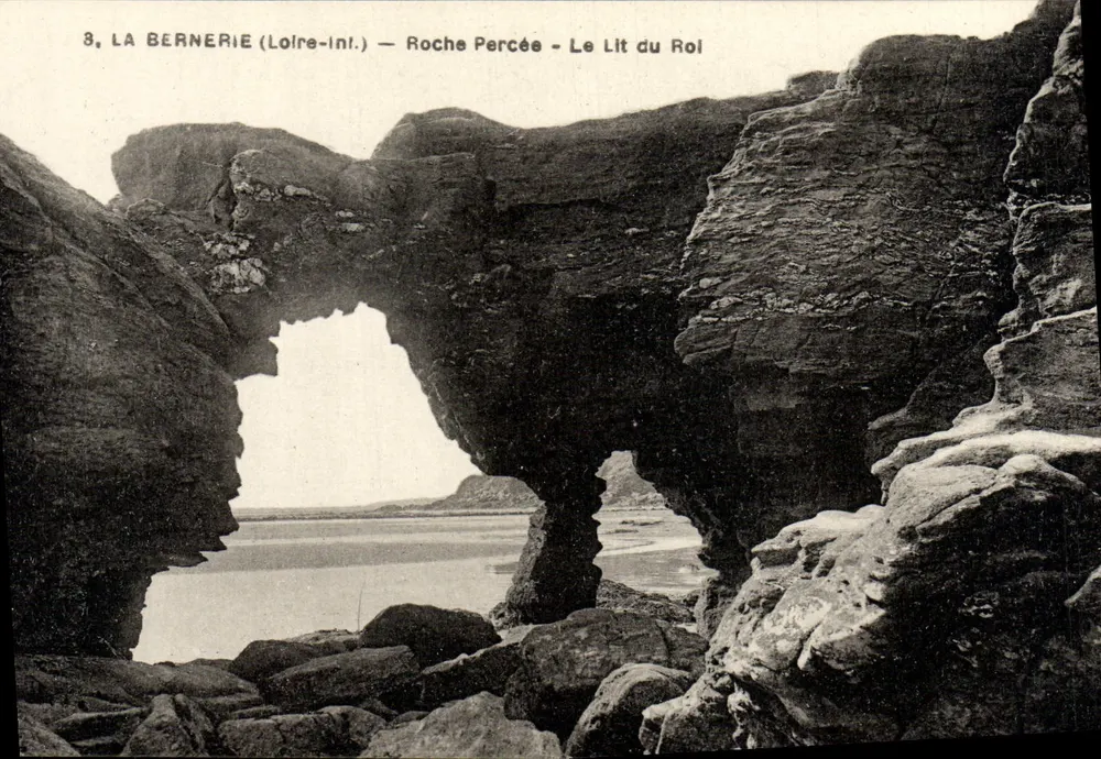 La Bernerie (Loire-Inf.) — Roche Percée — Le Lit du Roi - Frente