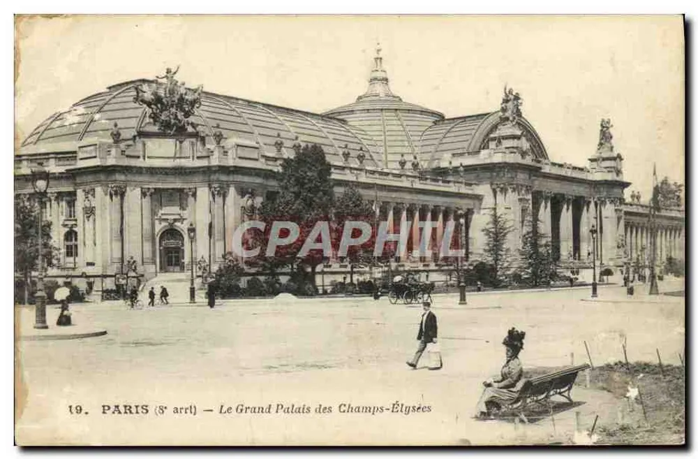 Paris (8º arrondissement) — O Grande Palácio dos Campos Elísios - Frente