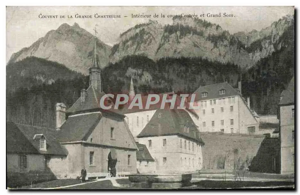 Kloster der Grande Chartreuse — Innenhof der Eingangshalle und Grand Som - Vorderseite