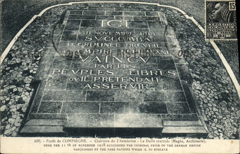 Wald von Compiègne — Armistice-Clairière — Zentraler Stein — Magès, Architekt - Vorderseite