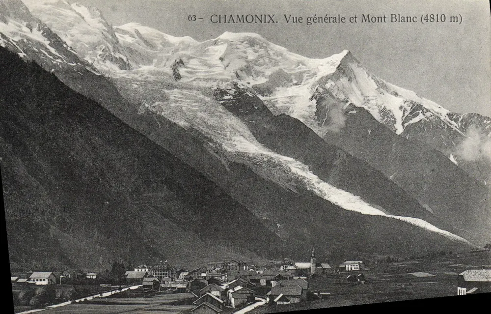 Chamonix — Vista geral e Mont Blanc (4810 m) — editor não visível - Frente