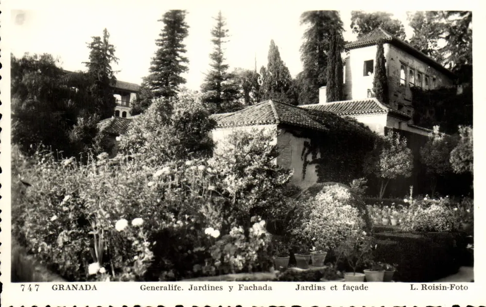 Granada — Giardini e facciata — L. Roisin-Foto, n° 747 - Recto