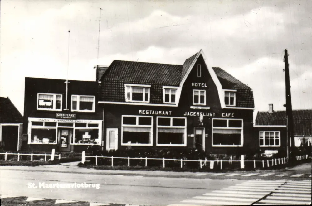 Hotel Jagerslust — Restaurant und Café — St. Maartensvlotbrug - Vorderseite