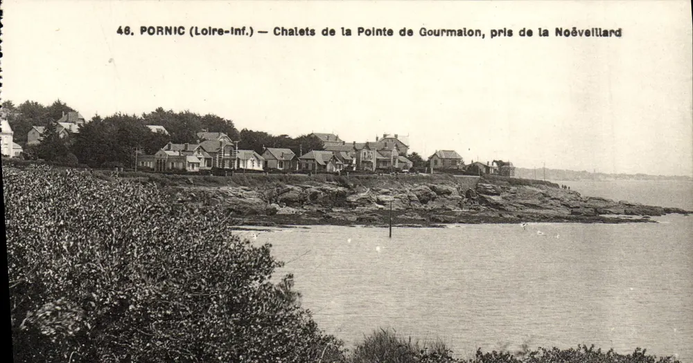 Pornic (Loire-Inf.) — Chalets der Pointe de Gourmalon, Ansicht von der Noëveillard - Vorderseite