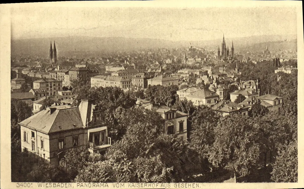 Wiesbaden — panorama vu du Kaiserhof — éditeur Rud. Bremer & Co. (n° 34001) - Recto