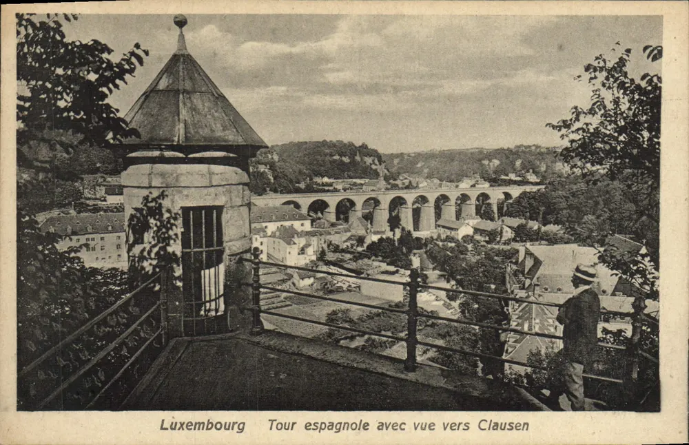 Luxemburg — Spanische Turm mit Blick nach Clausen — Verlag Capus & Fiedler, Luxemburg-Station - Vorderseite