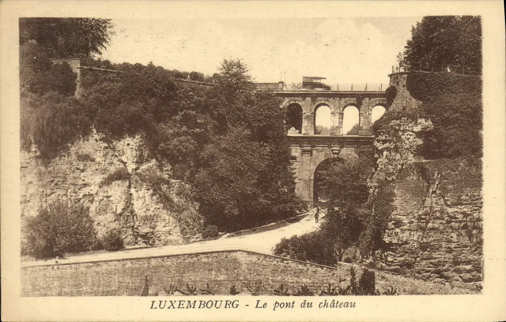 Luxemburgo - O ponte do castelo — editor Th. Wich, Luxemburgo-estação - Frente