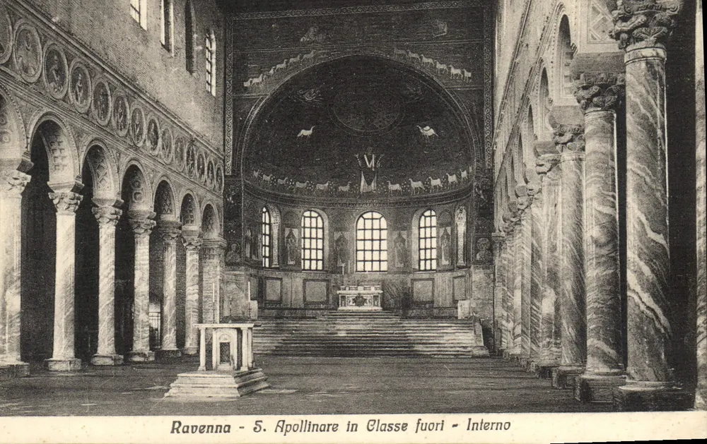 Ravenna - S. Apollinare in Classe außerhalb - Innenansicht - Vorderseite