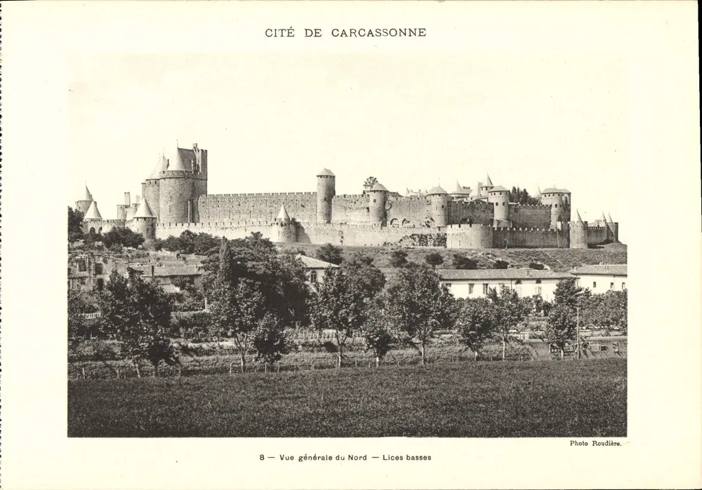Cité de Carcassonne — Allgemeiner Blick nach Norden — Niedrige Mauern — Foto Roudière - Vorderseite