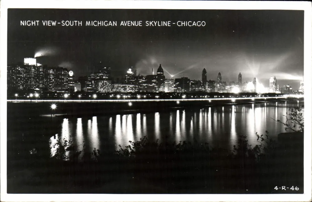 Nachtansicht - Skyline der South Michigan Avenue - Chicago — Verlag 4-R-46 - Vorderseite