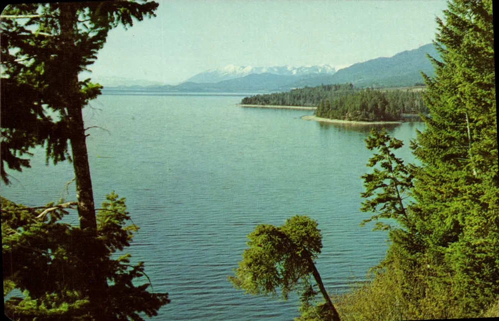 Flathead Lake — vue depuis la rive est — Pub. by The Rose Ball Studio, Sandpoint, Idaho - आगे