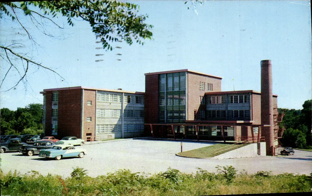 Muscatine County Hospital in Muscatine — Iowa — Verlag Driskell & Co. n°7651 - Vorderseite