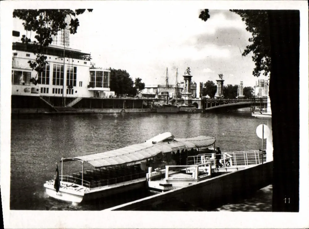 Barcos na Sena — Exposição Internacional de 1937 — Editor desconhecido, n° 11 - Frente