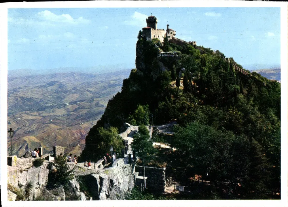 Castelo da Segunda Torre — vista panorâmica - Frente
