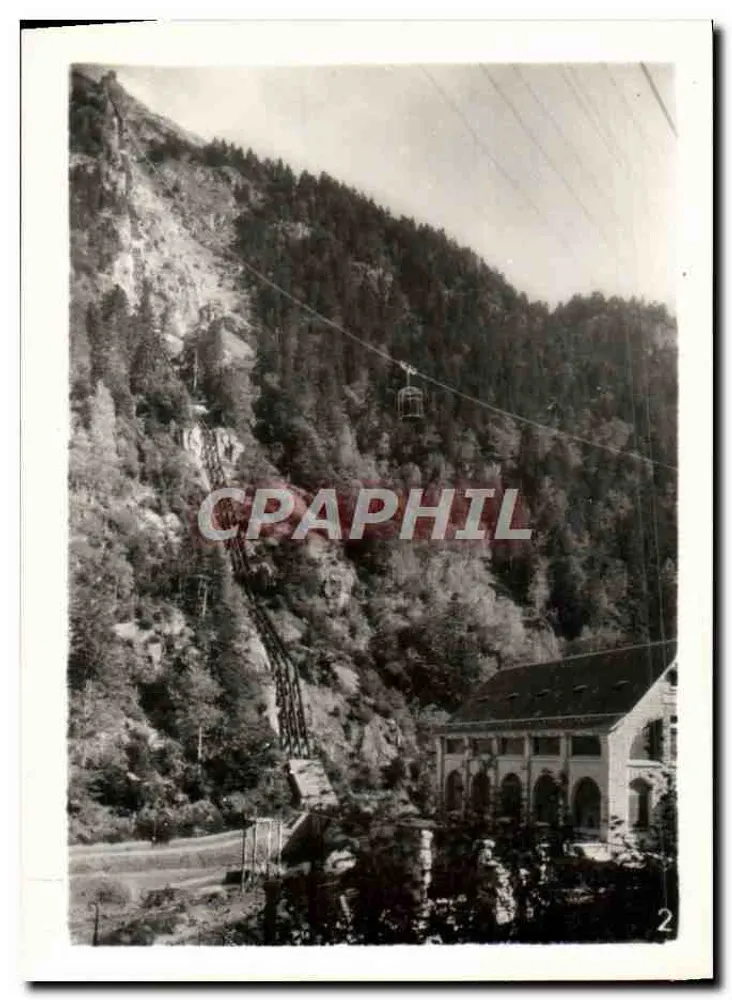 Estação do cabo na montanha — cabine de cabos e edifício — 2 - Frente