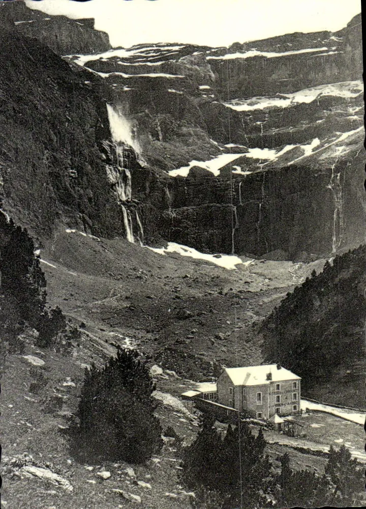 Gavarnie — L'Hôtel du Cirque et le Cirque — 53 - Frente