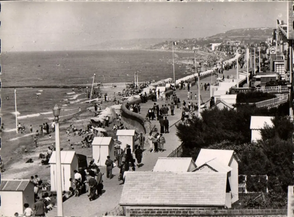 Ausblick auf Villers-sur-Mer (Calvados) — Der Strand in Richtung Deauville - Vorderseite