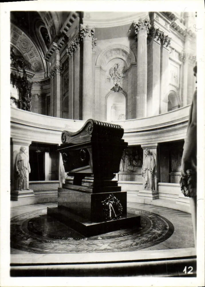 Paris — O Túmulo de Napoleão - Frente
