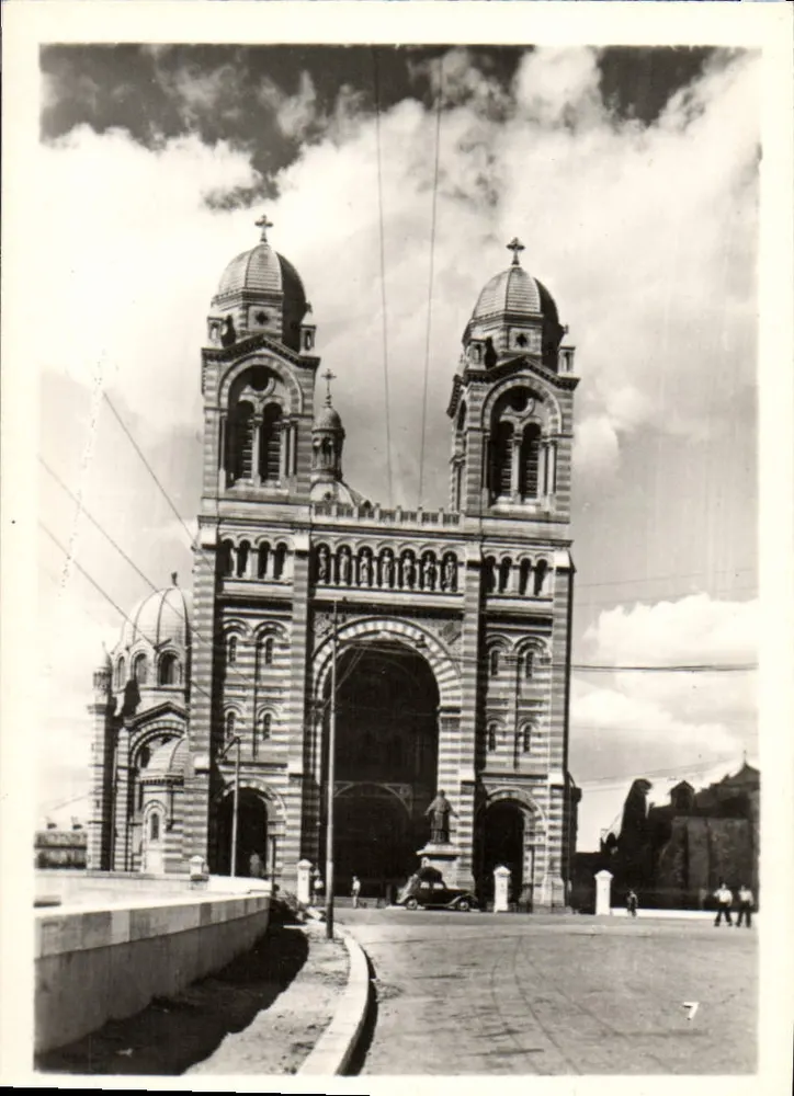 Igreja de Santa Maria de Beirute — vista da entrada principal — série 7 - Frente