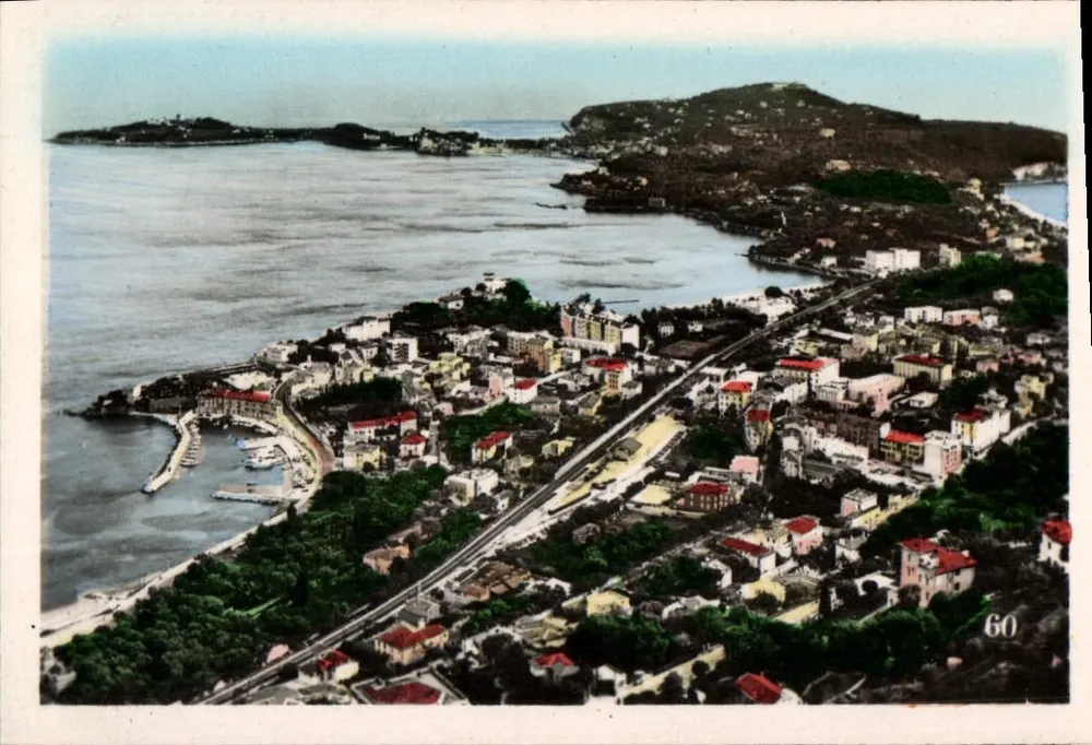 Beaulieu e o Cap Ferrat — vistos da Média Corniche — n°60 - Frente