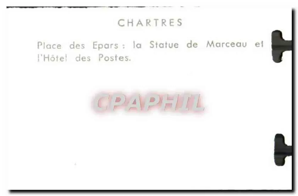 Chartres — Place des Epars: die Statue von Marceau und das Postgebäude - Rückseite