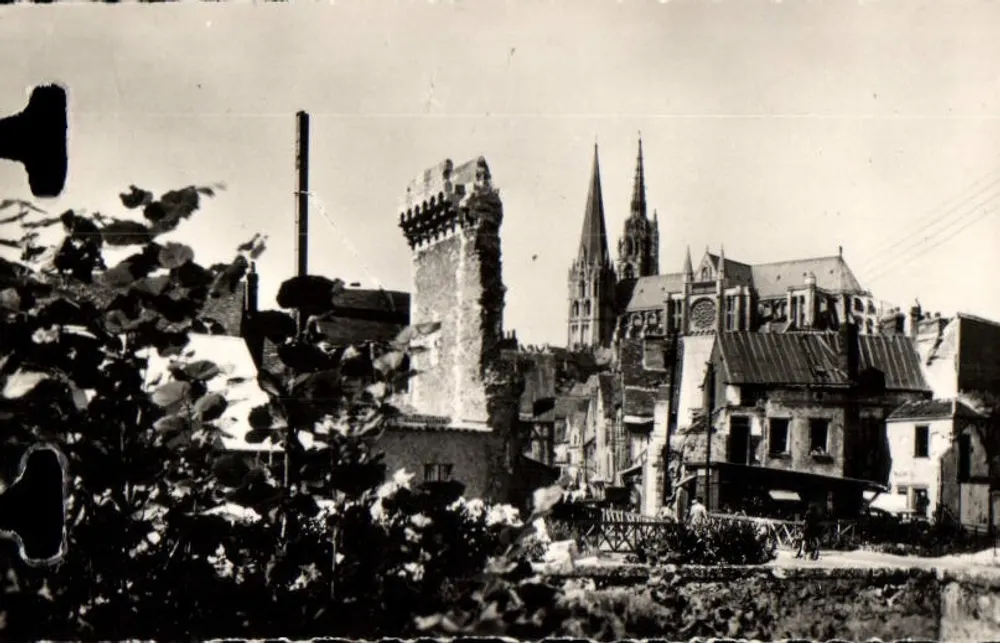 Chartres — Die Überreste der Porte Guillaume und der Kathedrale — Lavelle et C° - Vorderseite