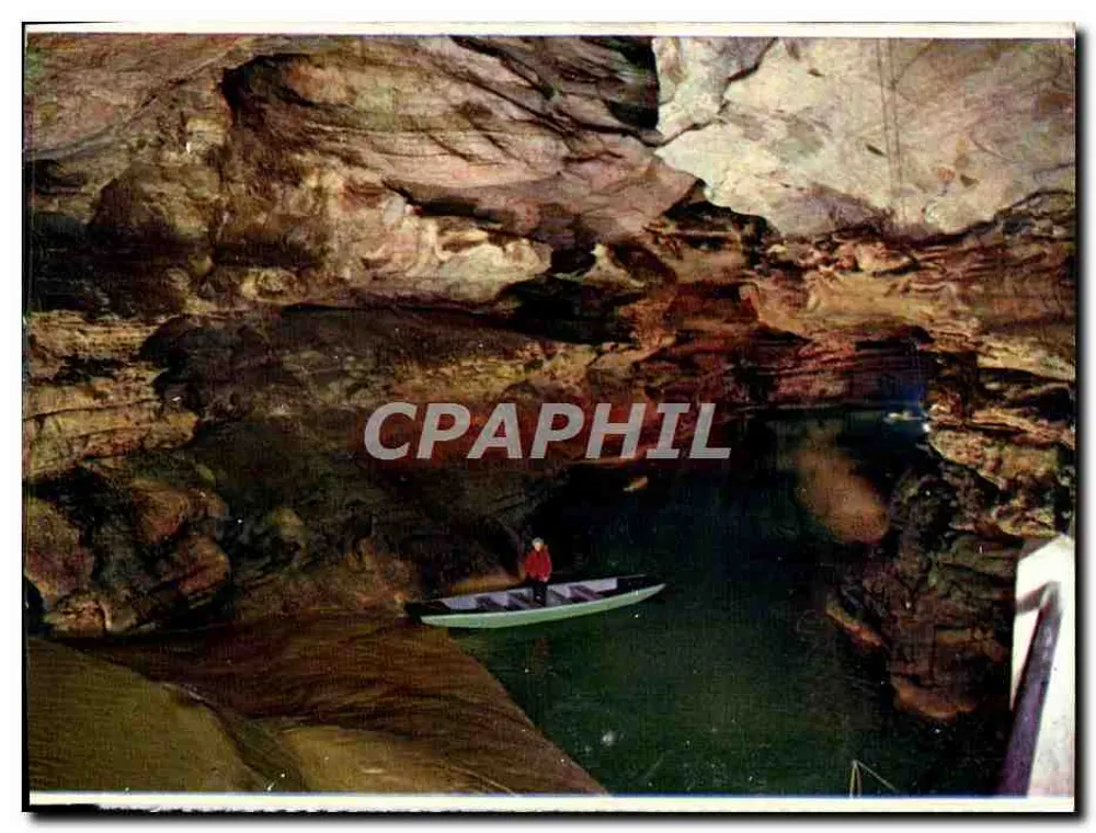 Höhle — Innenansicht mit Boot - Vorderseite