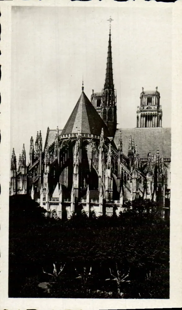 Orléans — A Abside da Catedral - Frente