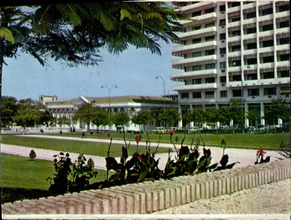 La Asamblea Nacional y el Edificio de la S.I.F.A. — Senegal - Anverso