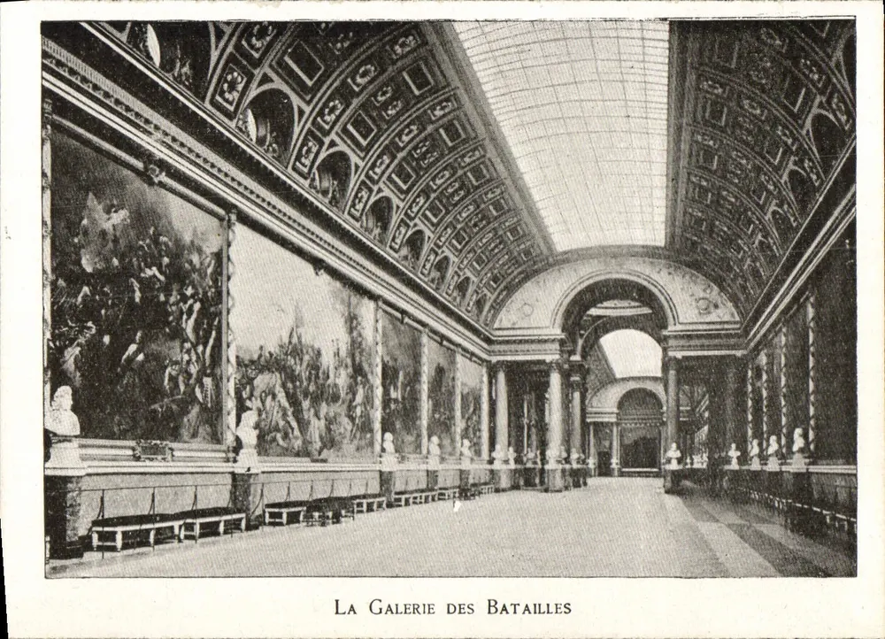 La Galerie des Batailles — vue intérieure de la galerie avec peintures et bustes — éditeur inconnu - Frente