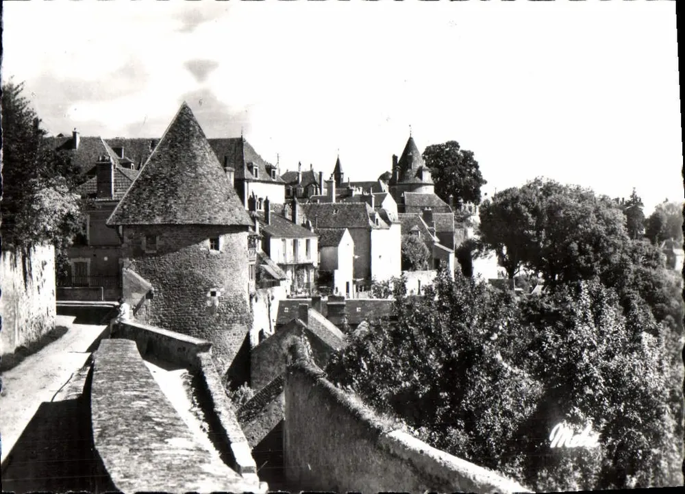 Avallon (Yonne) — Os Muros — 479 - Frente