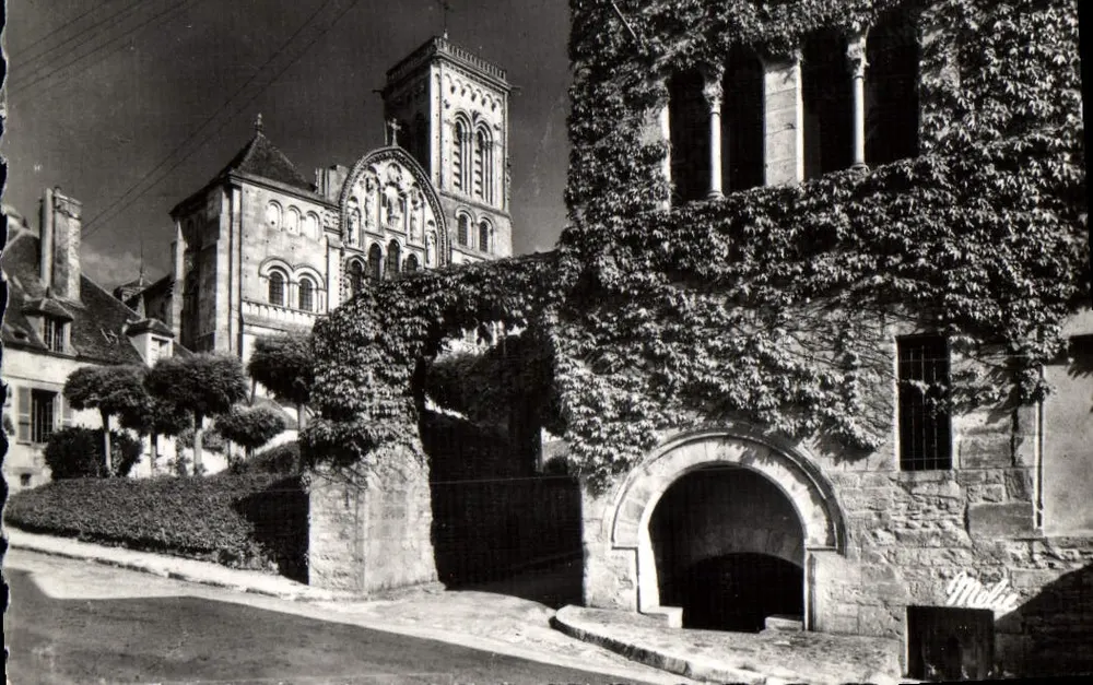 Vézelay (Yonne) — Die alte Ursulinenkapelle (12. Jahrhundert) — n°1113 - Vorderseite