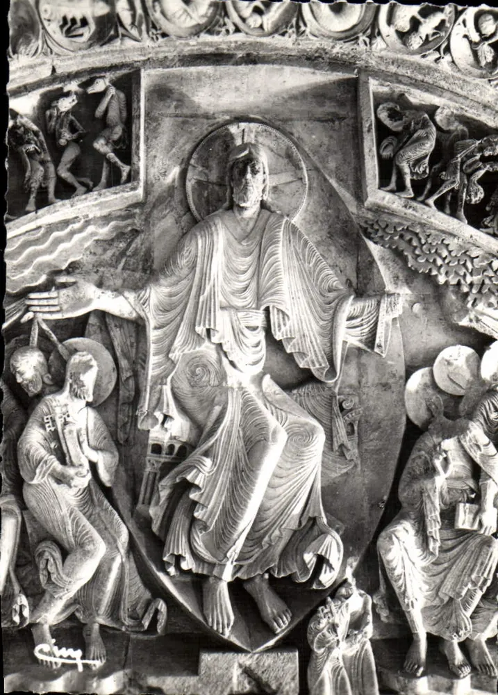 VÉZELAY (Yonne) — Abteikirche der Madeleine, zentrales Tympanon des Narthex — Christus in Herrlichkeit - Vorderseite