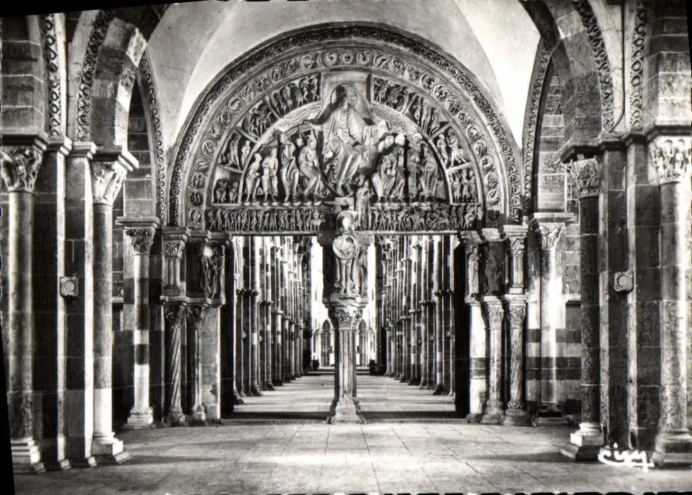Vézelay (Yonne) — Abteikirche Sainte-Madeleine — 471 - Vorderseite