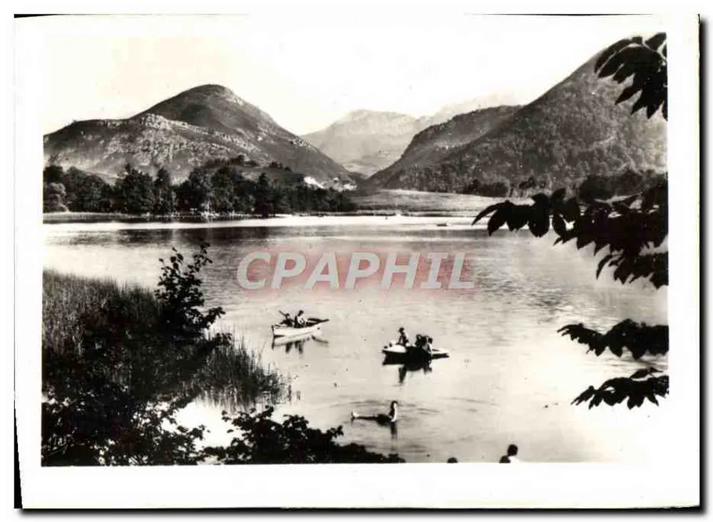 Lago de Lourdes — vista panorâmica com banhistas e barcos — n°13 - Frente