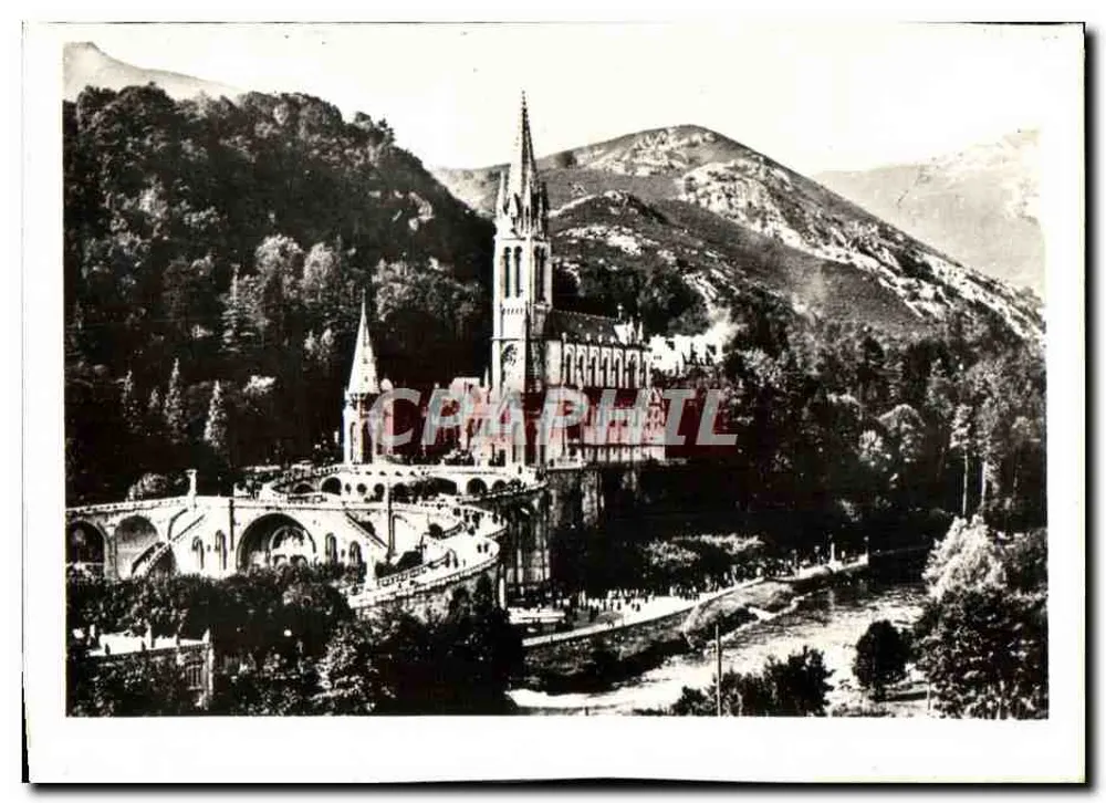 Lourdes — A Basílica e o Gave — - Frente