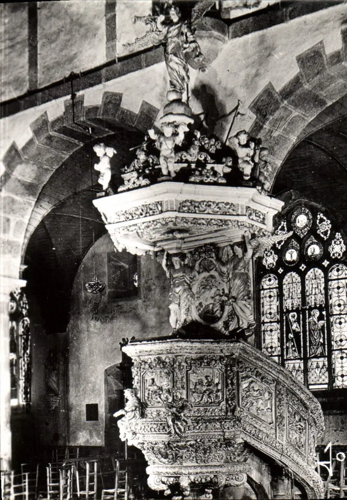 Saint-Thégonnec — A Chaise para Pregar - Frente