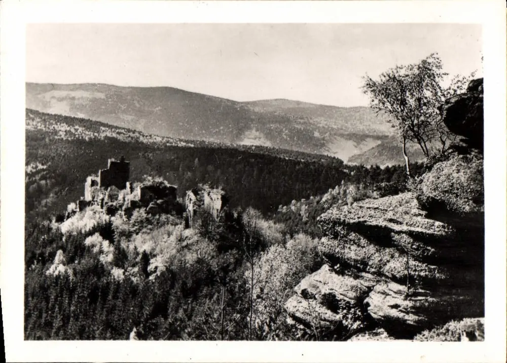 Mont Sainte-Odile — Die Ruinen der Burgen Dreistein - Vorderseite
