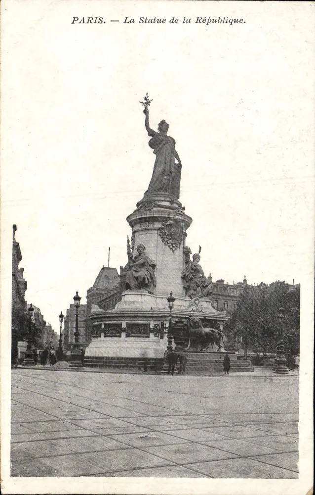 Paryż — Statua Republiki — wydawca nieznany, numer serii nieczytelny - Awers