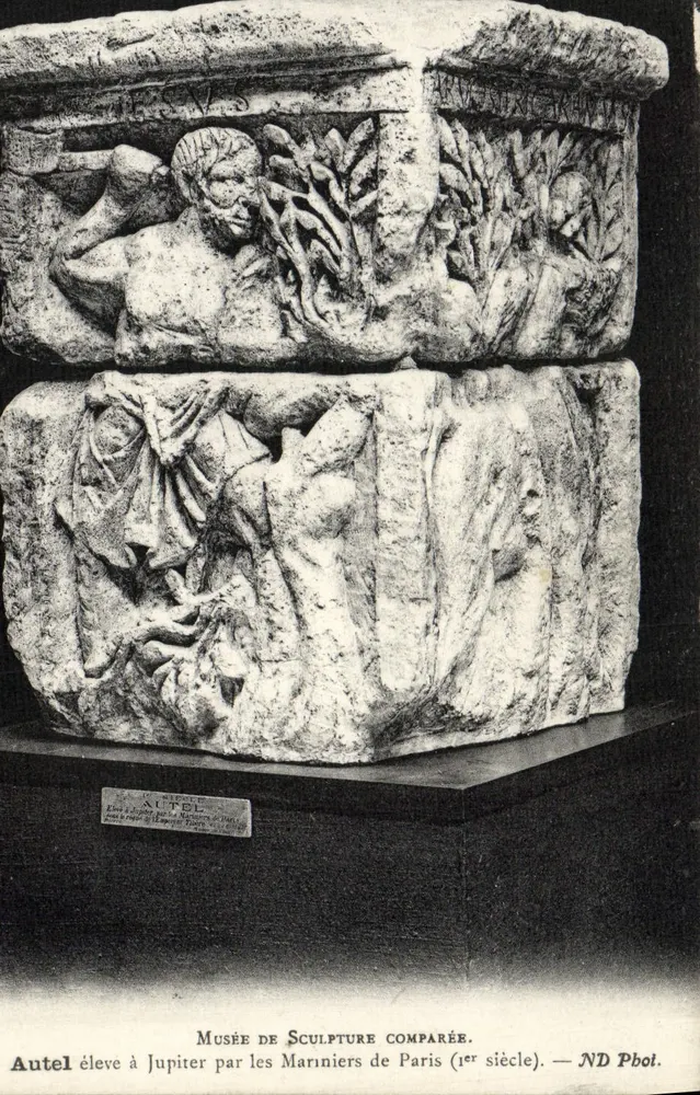 Altar, der Jupiter geweiht von den Mariniers von Paris — Museum für vergleichende Skulptur — Altar (1. Jahrhundert) — ND Pboi - Vorderseite