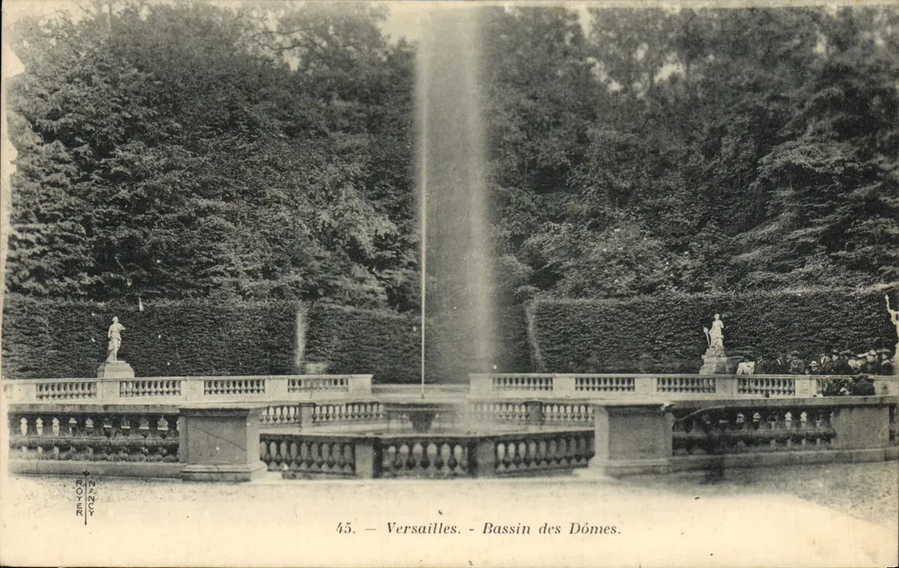 Versalhes — Bassin dos Dômes — RINNACY - Frente