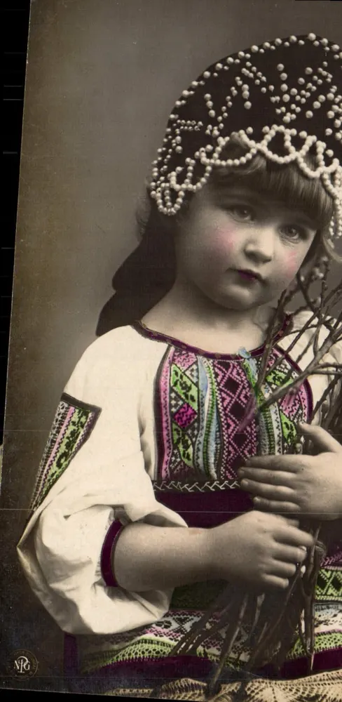 Mädchen im folkloristischen Kleid — Verlag NPG, Serie 1904 - Vorderseite