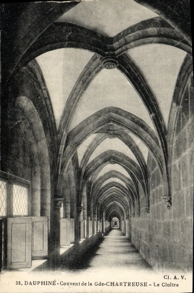 Dauphiné - Mosteiro da Grande-Chartreuse - O Claustro - Frente